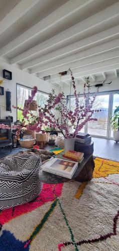 Χώρος καθιστικού στο House 15 mins from Woodstock NY with stunning views