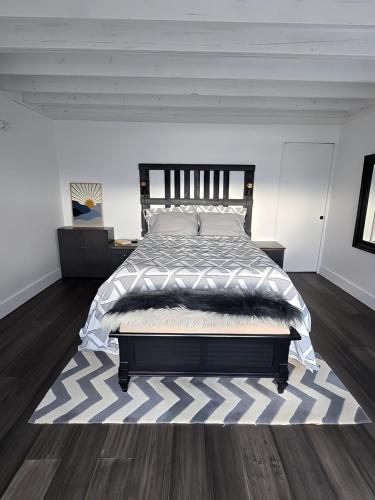 Ένα ή περισσότερα κρεβάτια σε δωμάτιο στο House 15 mins from Woodstock NY with stunning views