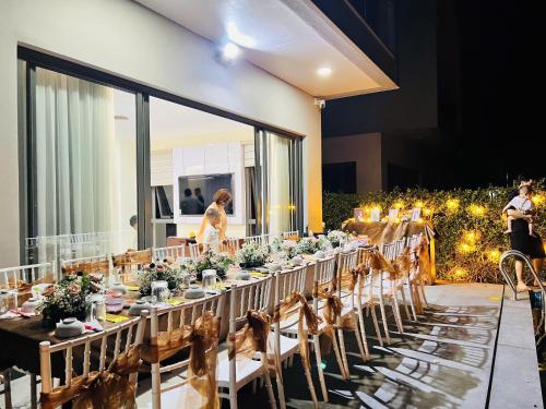 Restaurace v ubytování Casa Passion Villa Hồ Tràm