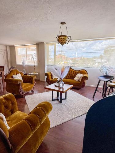 Χώρος καθιστικού στο Mustard Apartment -Centrally located in Cuenca