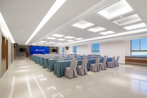Lanmei Xihua Hotelにあるテレビまたはエンターテインメントセンター