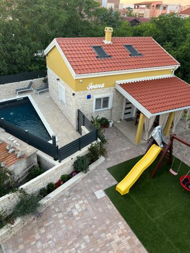 Holiday House with playground - 3 min from the beach