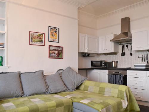 Η κουζίνα ή μικρή κουζίνα στο Flat 2 Beachview - Ukc4220