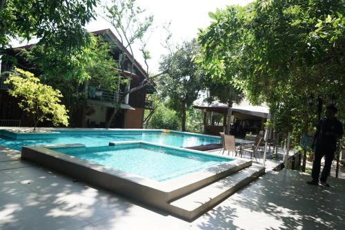Piscine de l'établissement Tepraas Sigiriya ou située à proximité