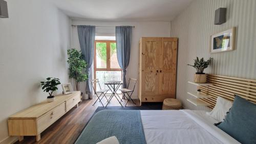 Photo de la galerie de l'établissement BASAGOITI- Downtown and with ocean views, à Algorta