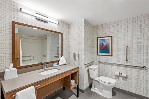 Ένα μπάνιο στο Hampton Inn Cooperstown