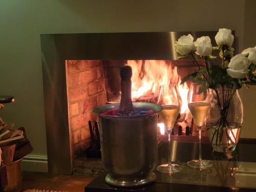 Gallery image of Serendipity - 3 Bedroom home, jacuzzi & inside barbecue in Stellenbosch