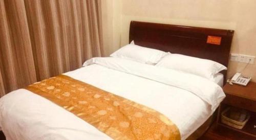 Letto o letti in una camera di GreenTree Inn Changshu South HaiYu Road Pedestrian Street Business Hotel