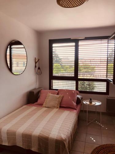 Avignon appartement en face des remparts, parking