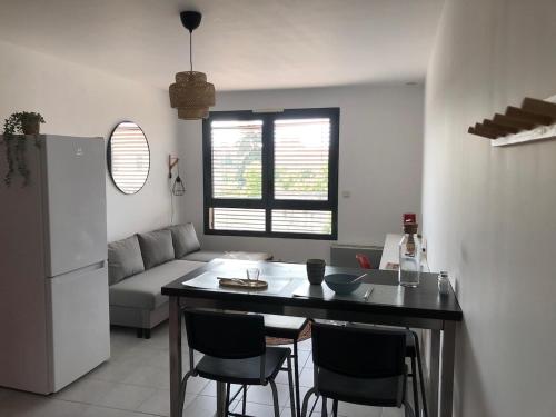 Avignon appartement en face des remparts, parking