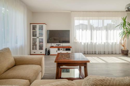 Galería fotográfica de Pine Tree VILLA en Mozūriškiai