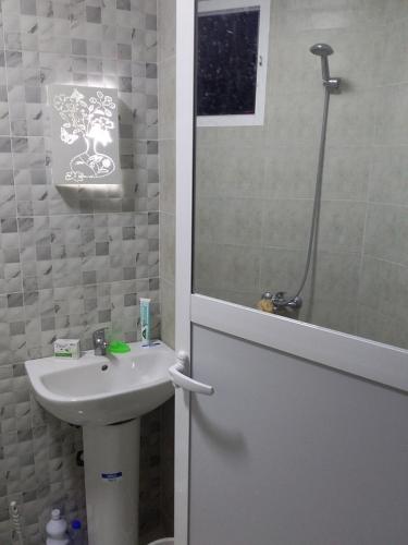 Ένα μπάνιο στο Appartement A Martil