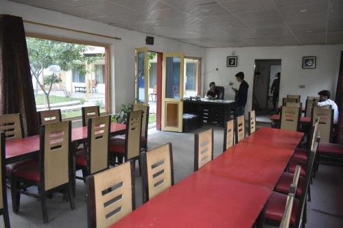 Restaurace v ubytování rain bow resort kachura