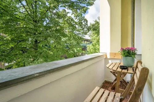Holiday 33 Apartments EFG Schönhauser Allee mit Balkon photo 6