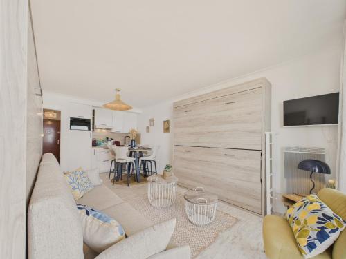 Vue mer, joli studio pour 4 à 40m de la plage