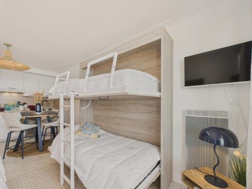 Vue mer, joli studio pour 4 à 40m de la plage