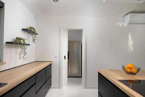 Dapur atau dapur kecil di Villa Arboreta by Istrialux