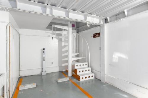 グラスキャビン浜松町aw Second and third floors