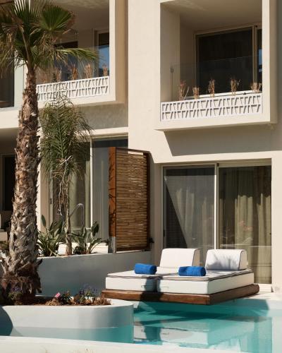 Bazén v ubytování Uzenie All Suites Boutique Resort nebo v jeho okolí