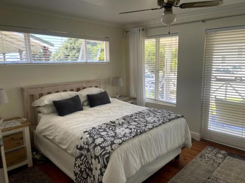 Postel nebo postele na pokoji v ubytování #uitdiebloute