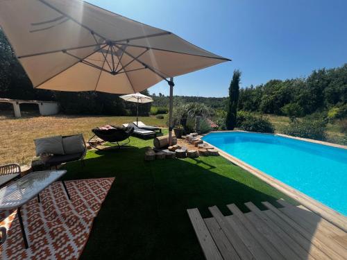 Πισίνα στο ή κοντά στο Mas des Lavandes avec vue & Piscine en Provence, 15 min des gorges du Verdon VAR
