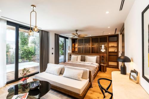 Cape Bodrum Luxury Hotel & Beach — Garden view