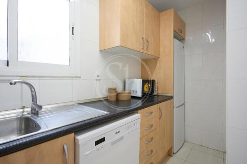 Eixample Esquerra Apartment - Barcelona Center