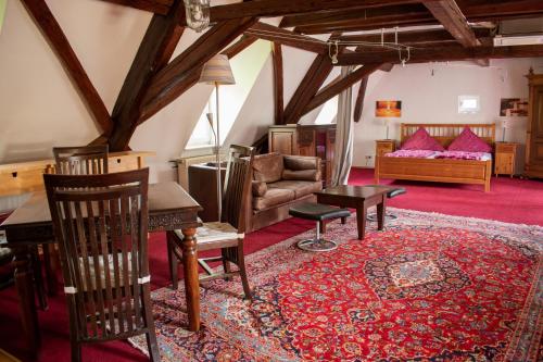 Postel nebo postele na pokoji v ubytování Hotel Herberge zur Traube