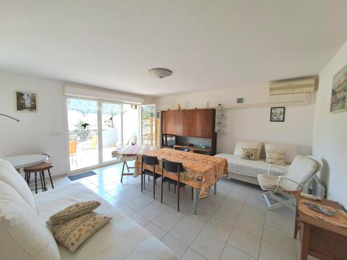 L'Olympe 2 rooms with terrace 4 people