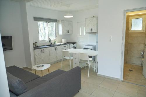 Dolce Far Niente in Greece