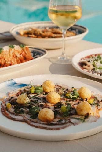 Makanan di atau berdekatan hotel