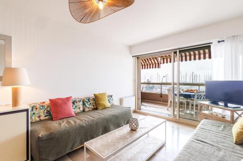 EP2A2 - Beautiful 1BDR with sea view - Swimming pool - AC - Parking