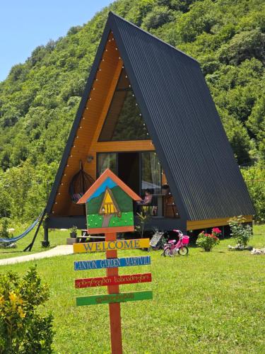 Příroda nedaleko luxury tent