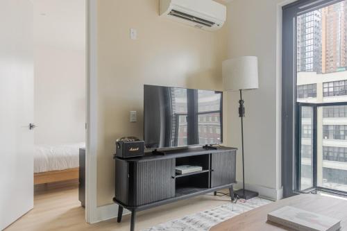 Imagine din galeria proprietății Blueground Bridge Plaza rooftop nr Brooklyn Bridge NYC-1872 în Brooklyn