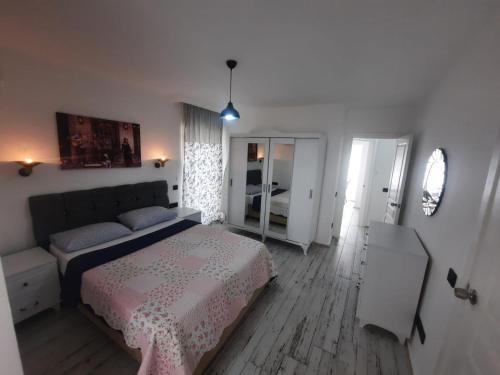 Katil atau katil-katil dalam bilik di Wonderful Villa In Oludeniz 2
