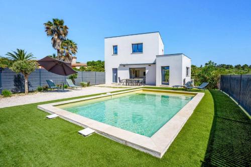 Villa Zephyr by Villa Plus
