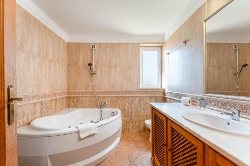 Villa Castelo by Algarve Holidays