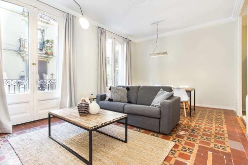 The Collection Barcelona - Las Ramblas - Liceo 4 BD with balcony