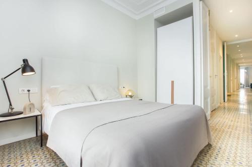 The Collection Barcelona - Las Ramblas - Liceo 4 BD with balcony