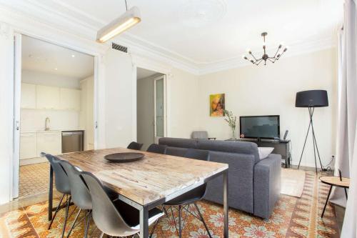 The Collection Barcelona - Next to the beach - Las Ramblas 4 bedroom with balcony