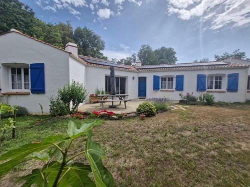 Photo de la galerie de l'établissement MAISON OROUET PISCINE 4 CHAMBRES, à Saint-Jean-de-Monts