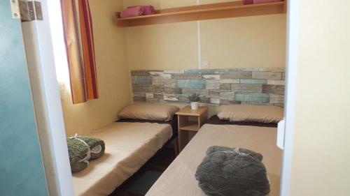 Postel nebo postele na pokoji v ubytování La Vida el Verano en Novo Sancti Petri - Casa Acogedora