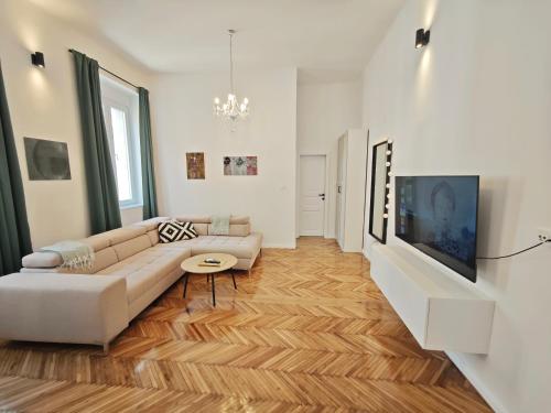 Tinelinn Apartments Zadar #Old Town Bridge