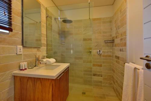 Ένα μπάνιο στο Ladybird Boutique Hotel