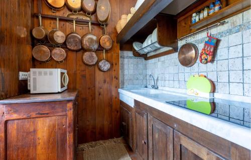 Una cocina o cocineta en Casa Di Ettore
