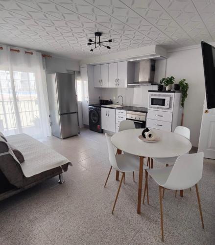 Acogedor apartamento 1ª linea playa con vistas al mar