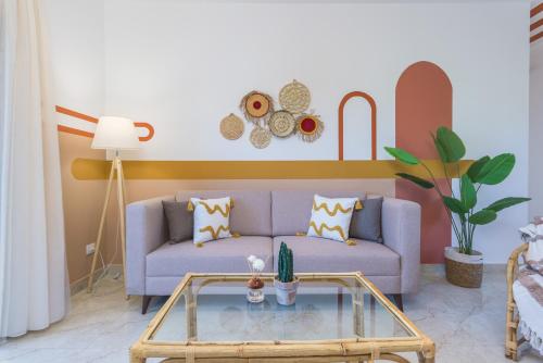 Posezení v ubytování Glow - Stylish Apartments & Rooftops in Batroun