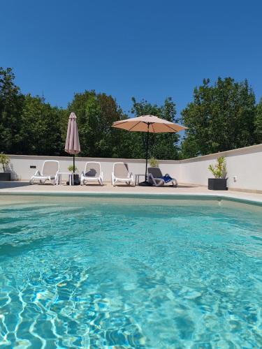 Apartments Oleander Lovrečica-residence with pool