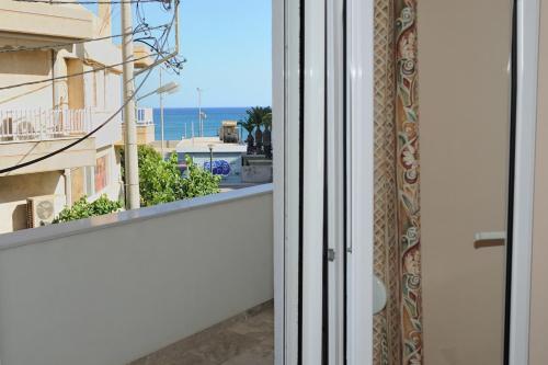 Γενική θέα στη θάλασσα ή θέα στη θάλασσα από  αυτό το διαμέρισμα
