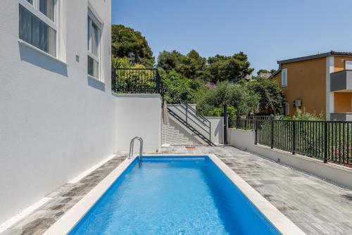Luxury apart, beach, swimming pool, Okrug, Trogir